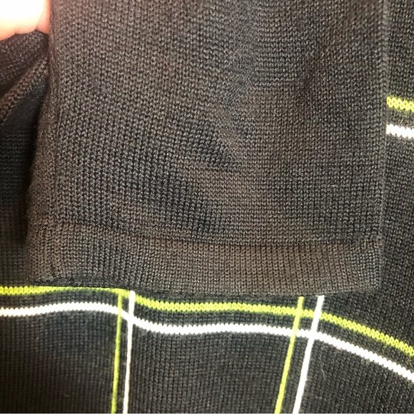 Norton Studio Turtleneck Sweater with Grid Pattern on Front. Size L - Picture 5 of 6